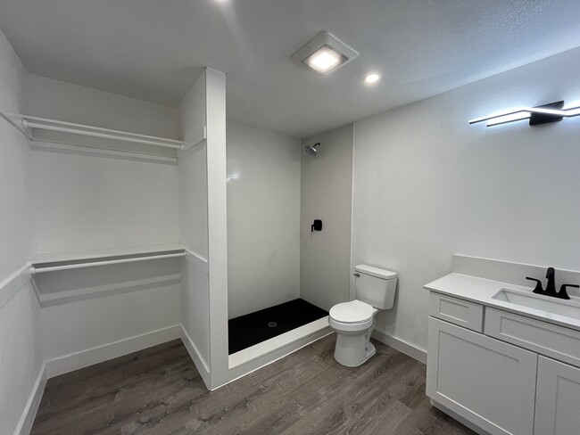 primary bathroom and closet space - 1621 Rutland Dr