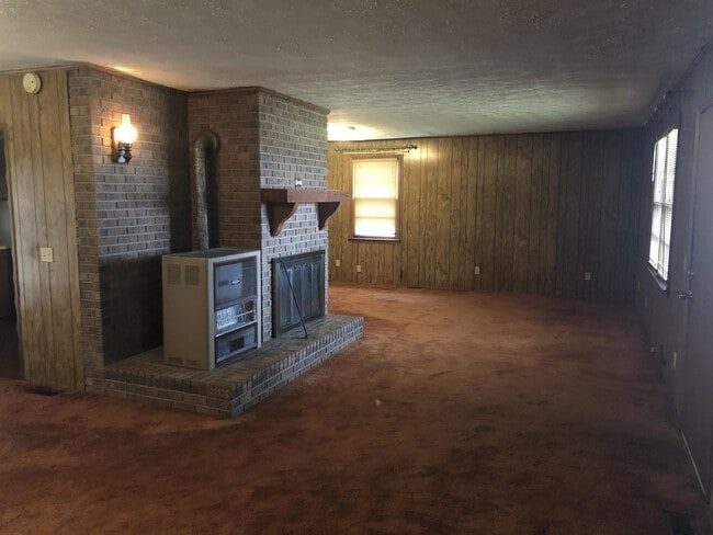 Building Photo - 3005 Pelzer Hwy