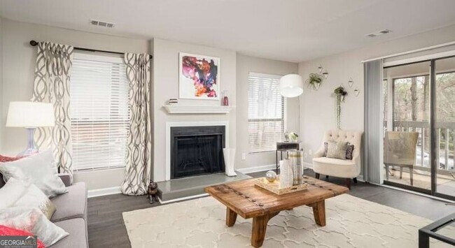 Foto del edificio - 7100 Roswell Rd