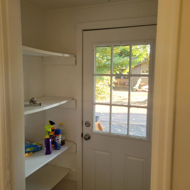 Foto del edificio - 4270 NE Hwy 20