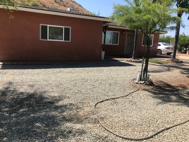 Lado frontal - 27295 Vista Ave