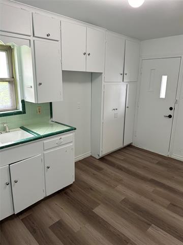 Foto del edificio - 409 E Polk St