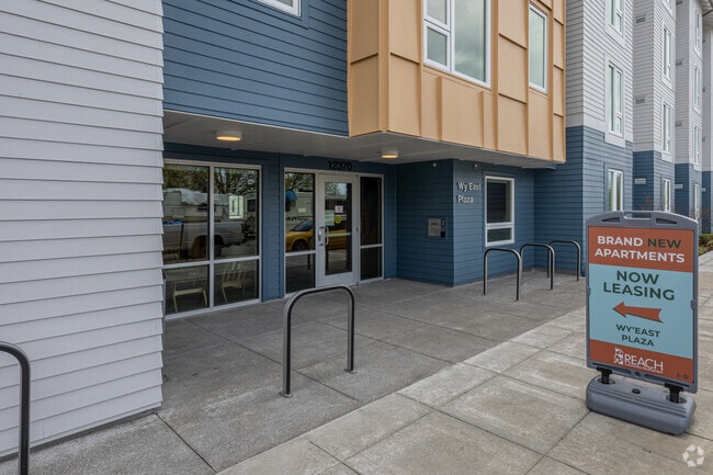 Building Photo - WyEast Plaza