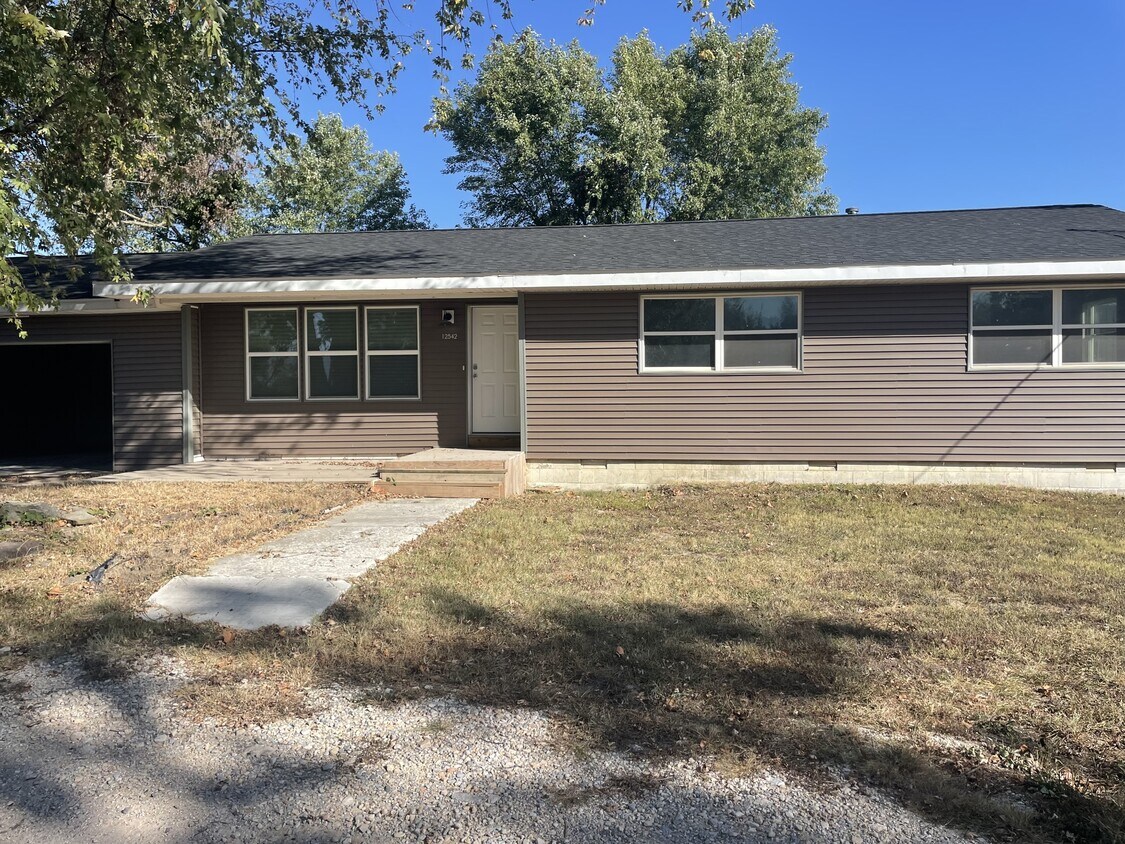 Primary Photo - 12542 Bullock Rd