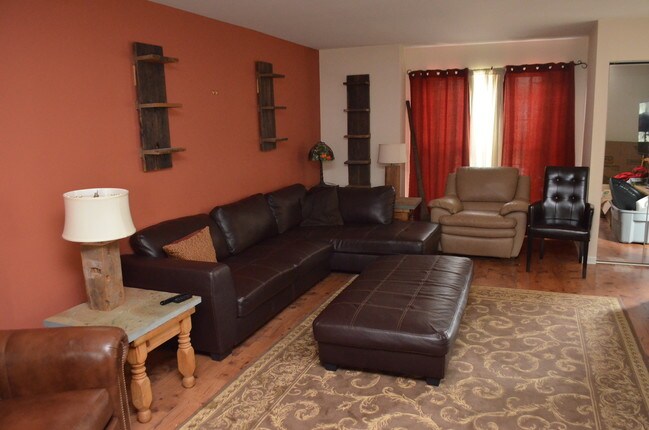 Building Photo - 7923 Ridge Ave