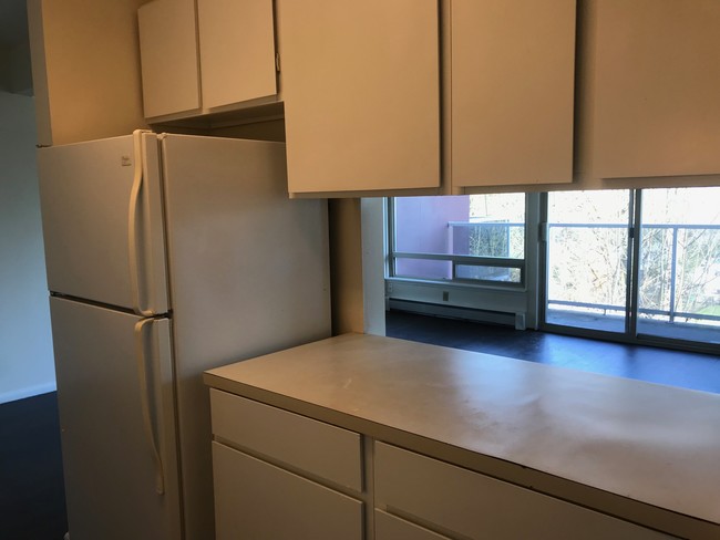 Building Photo - Fairway Apartments - 1 bedroom