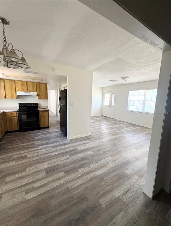 Foto del edificio - 8151 Hixton Dr