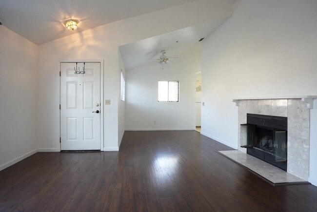 Building Photo - Charming Two Bedroom Napa Condo