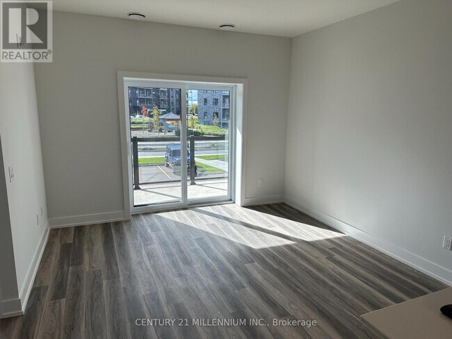 Photo du bâtiment - 1100 Lackner Pl