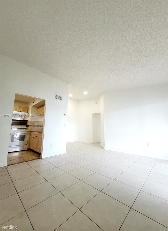 Building Photo - 3 br, 2 bath House - 468 NE 206th Ln Apt 202