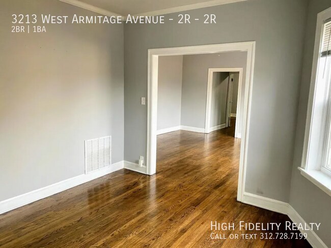 Foto del edificio - 3213 W Armitage Ave