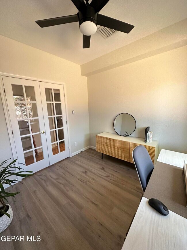 Foto del edificio - 7329 Black Ridge Dr