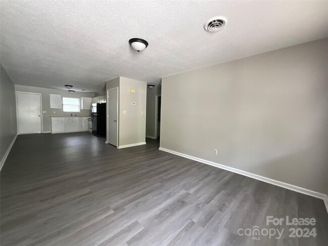 Building Photo - 201 Arthur Dr