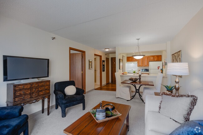 1BR, 1BA - 621SF - The Wellington Senior Living 55+