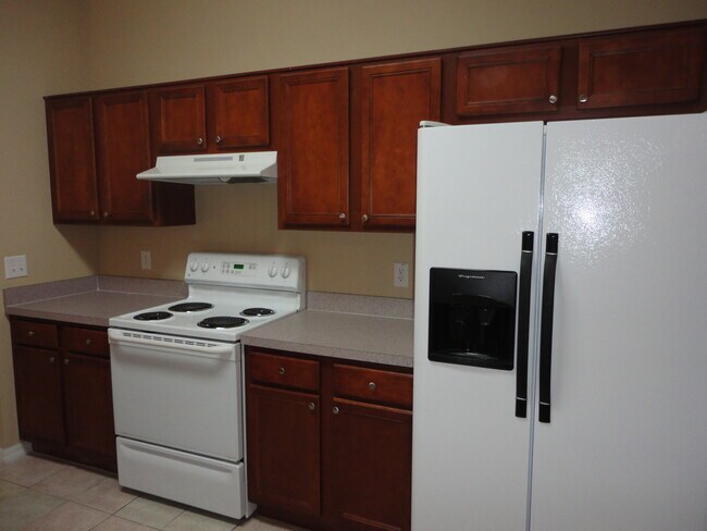 Foto del edificio - 648 Winding Lake Dr