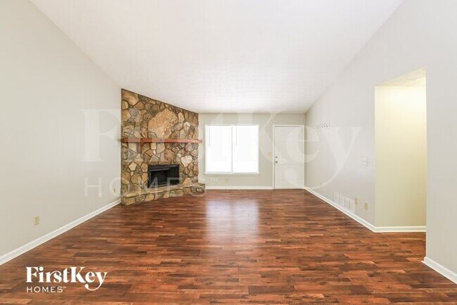 Foto del edificio - 3352 Gus Robinson Rd