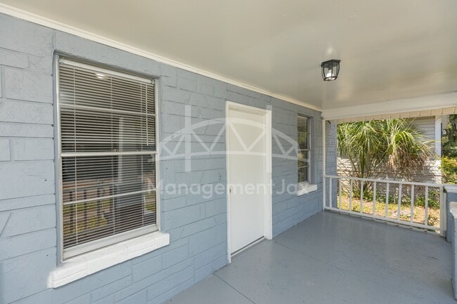 Foto del edificio - 622 E 63rd St