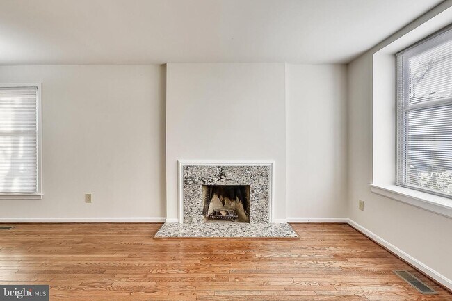 Building Photo - 1401 Oronoco St