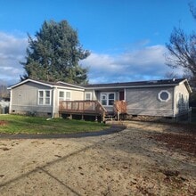 Building Photo - 1015 Doneen Ln
