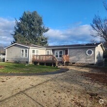 Building Photo - 1015 Doneen Ln