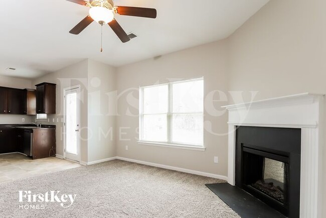 Building Photo - 777 Grenier Terrace NE