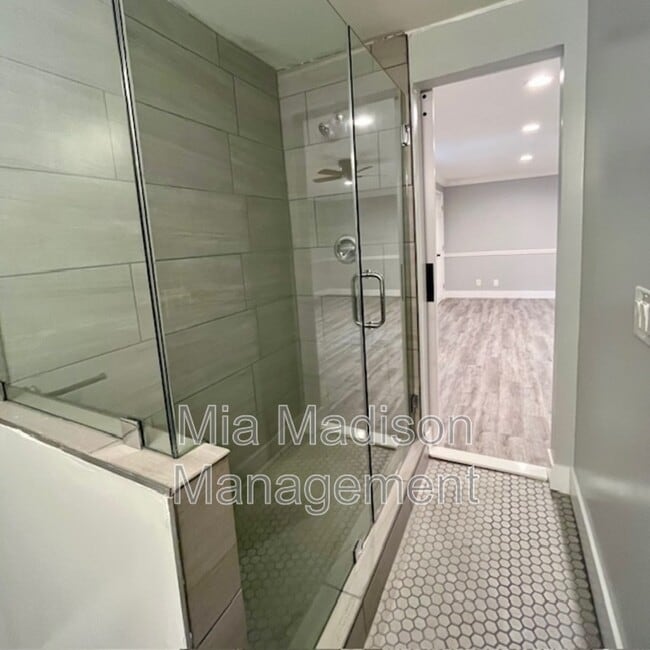 Foto del edificio - 1129 E Bolton St