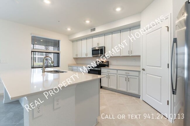 Building Photo - 5628 Summit Point Cir