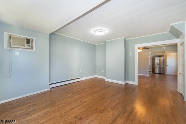 Foto del edificio - 301 Burgess Pl