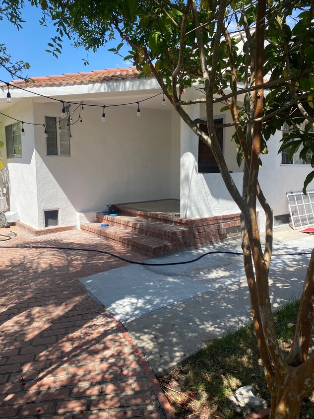 Front Entrance - 600 N Plymouth Blvd