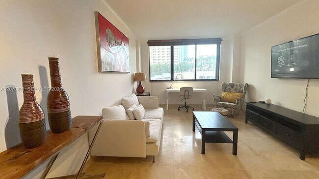 Foto del edificio - 540 Brickell Key Dr