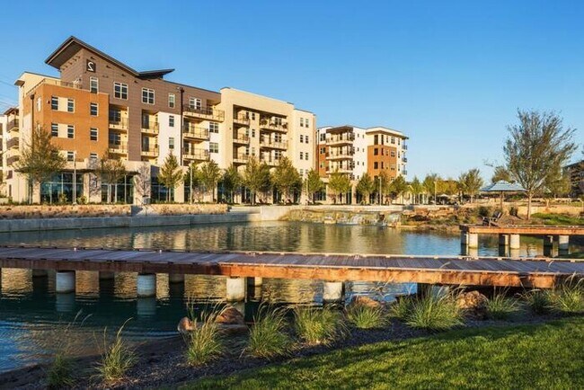 Foto del edificio - 3600 Windhaven Pkwy