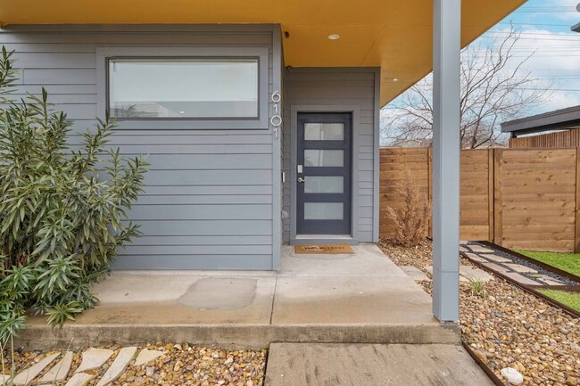 Building Photo - 6101 Toscana Ave