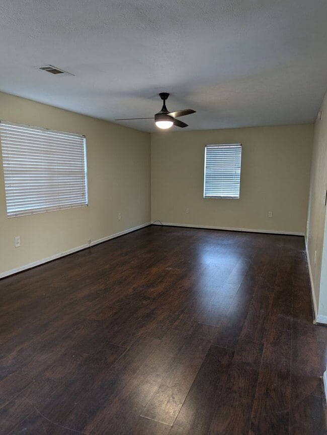 Building Photo - Coming Soon! Charming 3br 1ba in the country