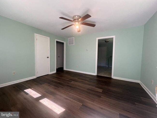 Building Photo - 3520 Loren Dr