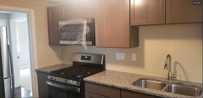 Photo - 1641 Pasadena Ave Apartment