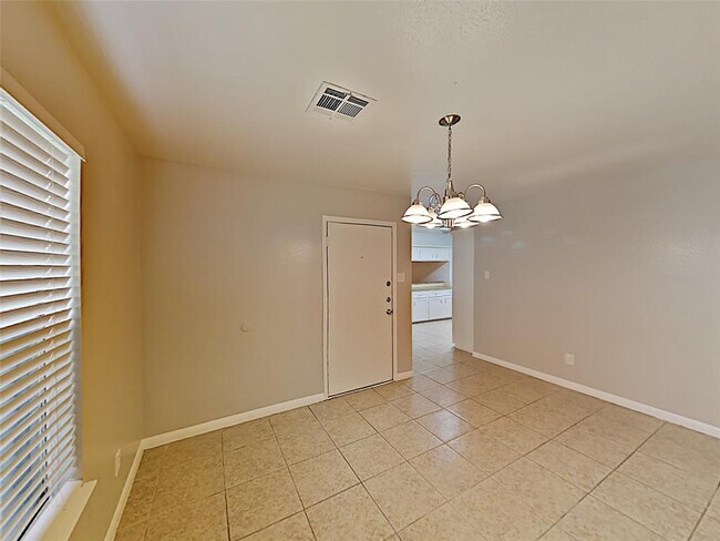 Building Photo - 411 E Carby Rd