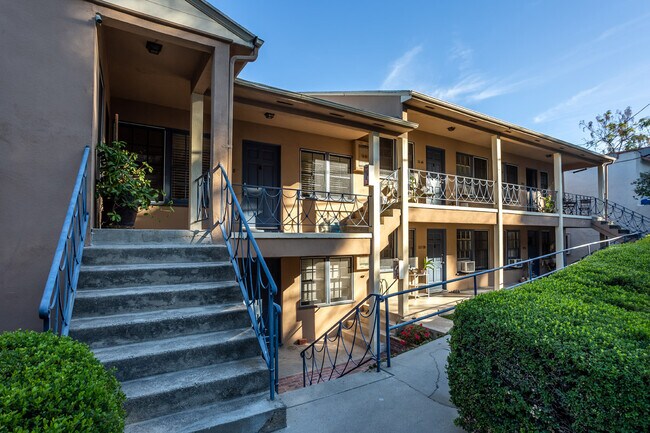 Foto del edificio - 2238 N Gower St
