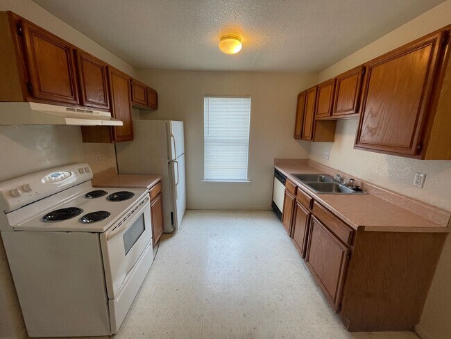 Building Photo - 1109 Circle M Dr