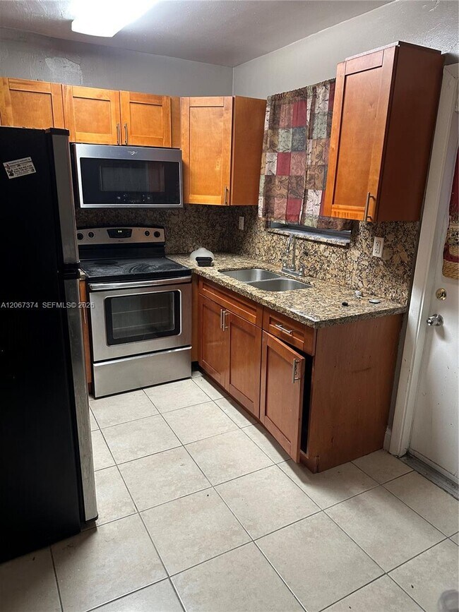 Foto del edificio - 55 NW 169th St
