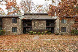 Building Photo - 93 Arrowood Rd