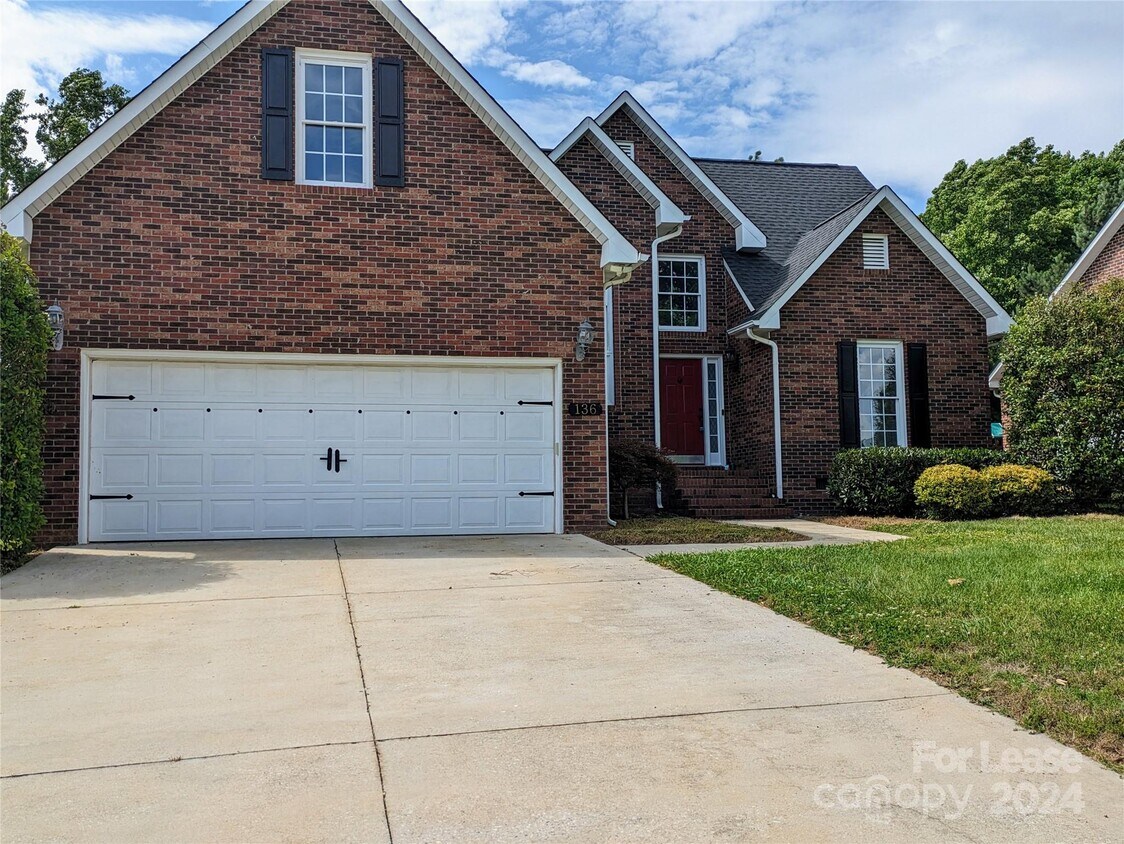 Primary Photo - 136 River Birch Cir