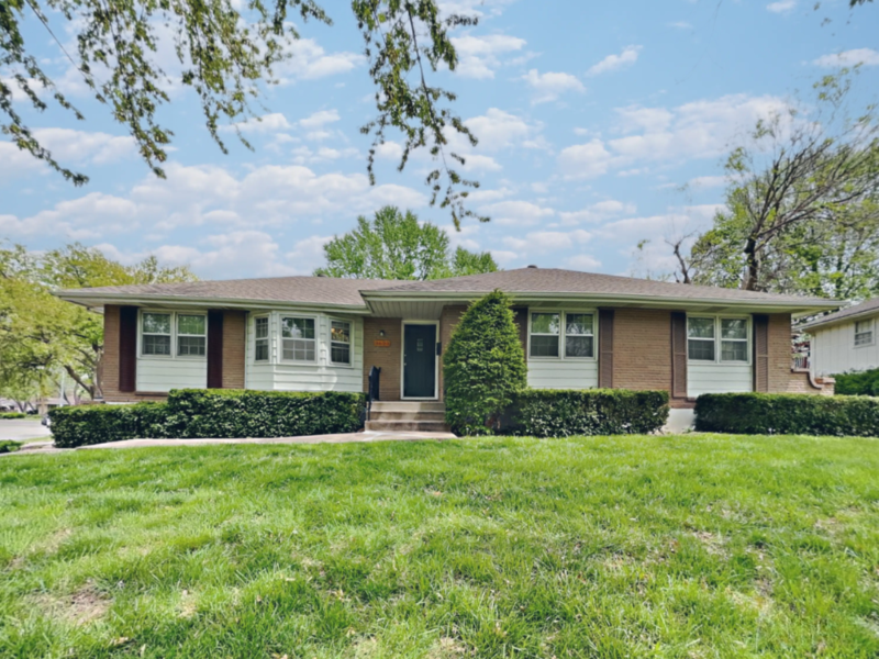 Primary Photo - 3623 S Trail Ridge Dr