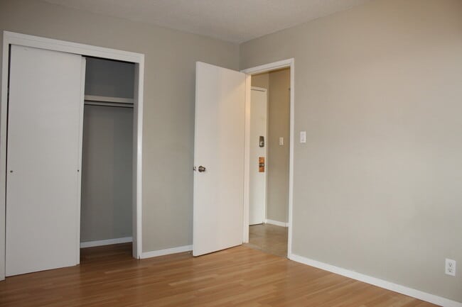 Building Photo - Rockhill Manor Apartments