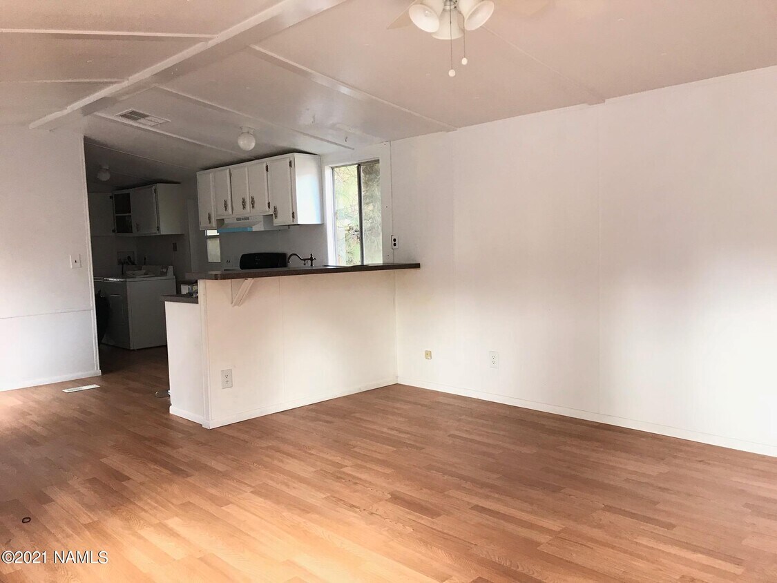 Foto principal - 754 E Zuni Dr
