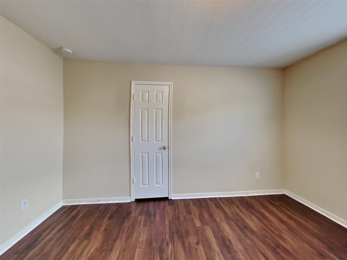 Foto del edificio - 8310 Wainwright Way