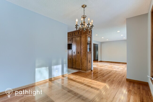 Building Photo - 908 Sandhurst Drive W, Roseville, MN, 55113