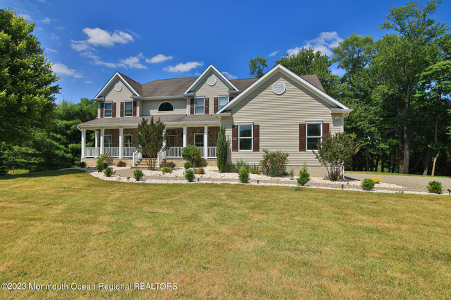 Building Photo - 15 Hope Dr