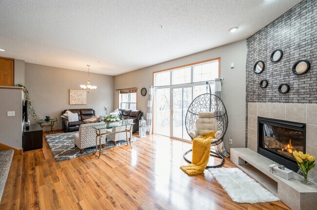 Foto del edificio - 5038 Everest Ln N