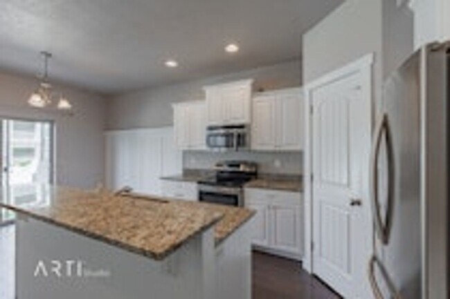 Foto del edificio - 1317 North Silver Crest Drive