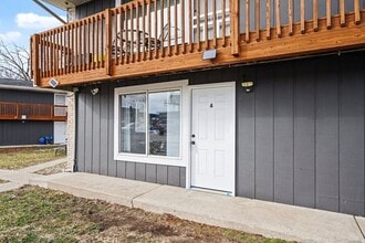 Building Photo - 2727 Madelyn Dr SW